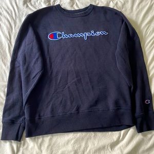 Men’s champion powerblend crewneck.
